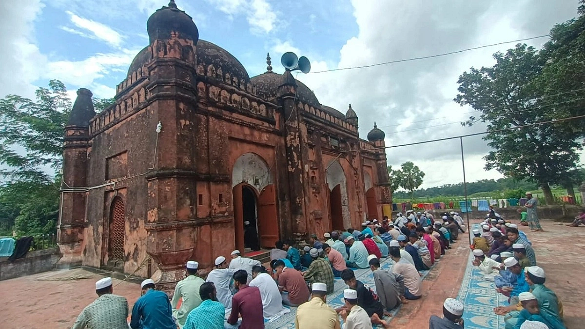 কালের সাক্ষী মনোহরগঞ্জের শরীফপুর মসজিদ, পর্যটনের সম্ভাবনা
