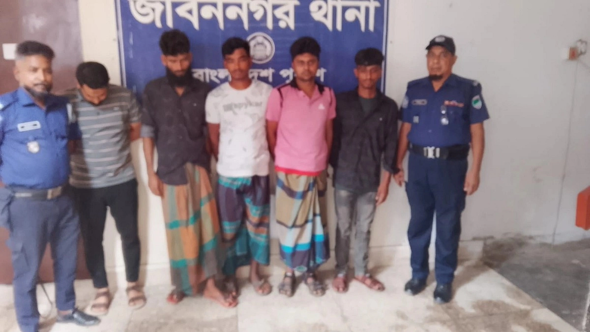 চুয়াডাঙ্গায় নিষিদ্ধ ছাত্রলীগ নেতাসহ গ্রেপ্তার ৭