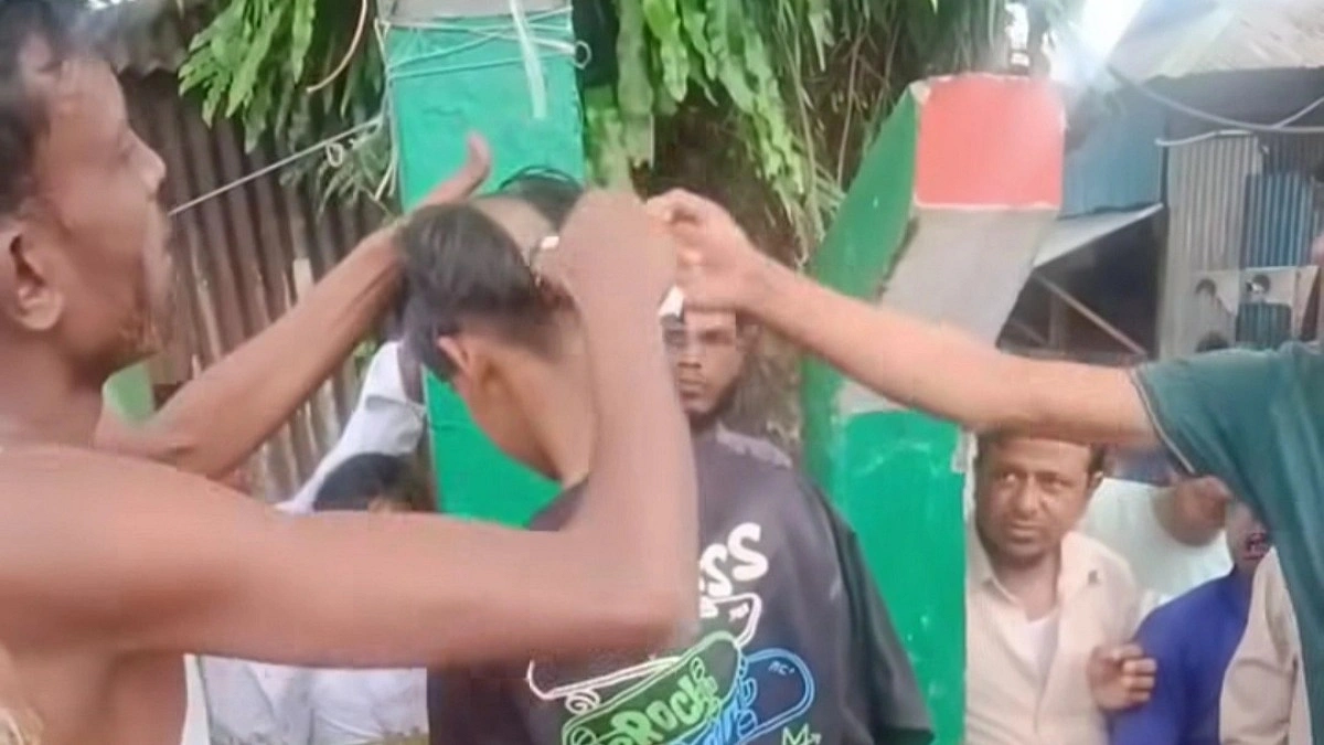চুরির অভিযোগে শিশুর মাথা ন্যাড়া, আটক গ্রাম পুলিশ