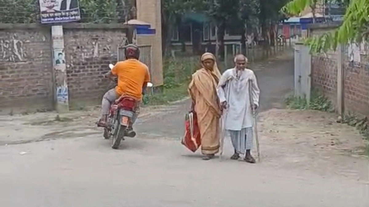 ‘আল্লাহ নিয়েও যায় না, এদের অত্যাচার থেকেও বাঁচায় না’