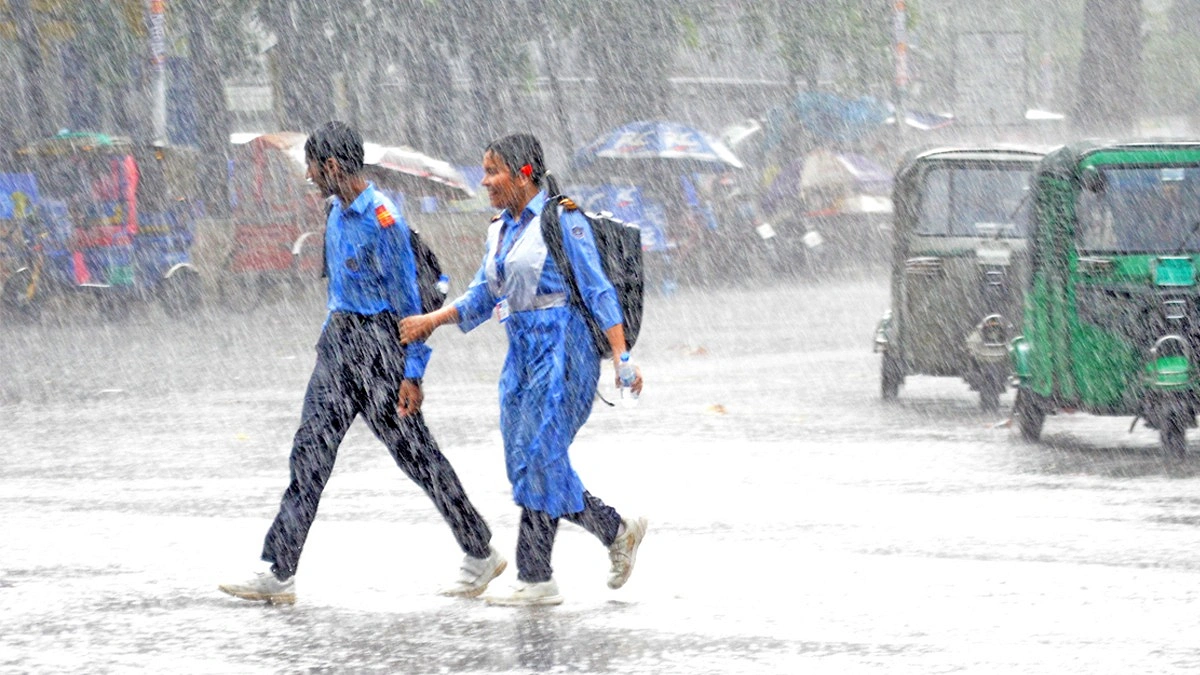 মেঘের ডানায় ভর করে বর্ষার দিন