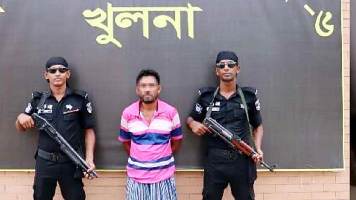 সুন্দরবনের দস্যু বাহিনীর অস্ত্র-খাদ্য সরবরাহকারী গ্রেপ্তার