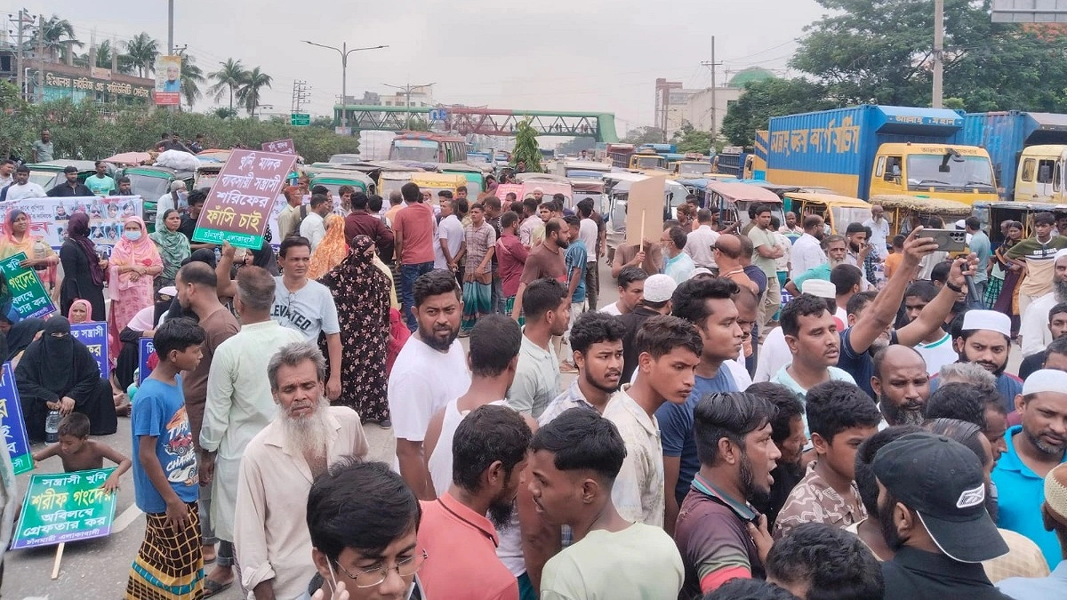 আসামি গ্রেপ্তারের দাবিতে ঢাকা-নারায়ণগঞ্জ লিংক রোড অবরোধ