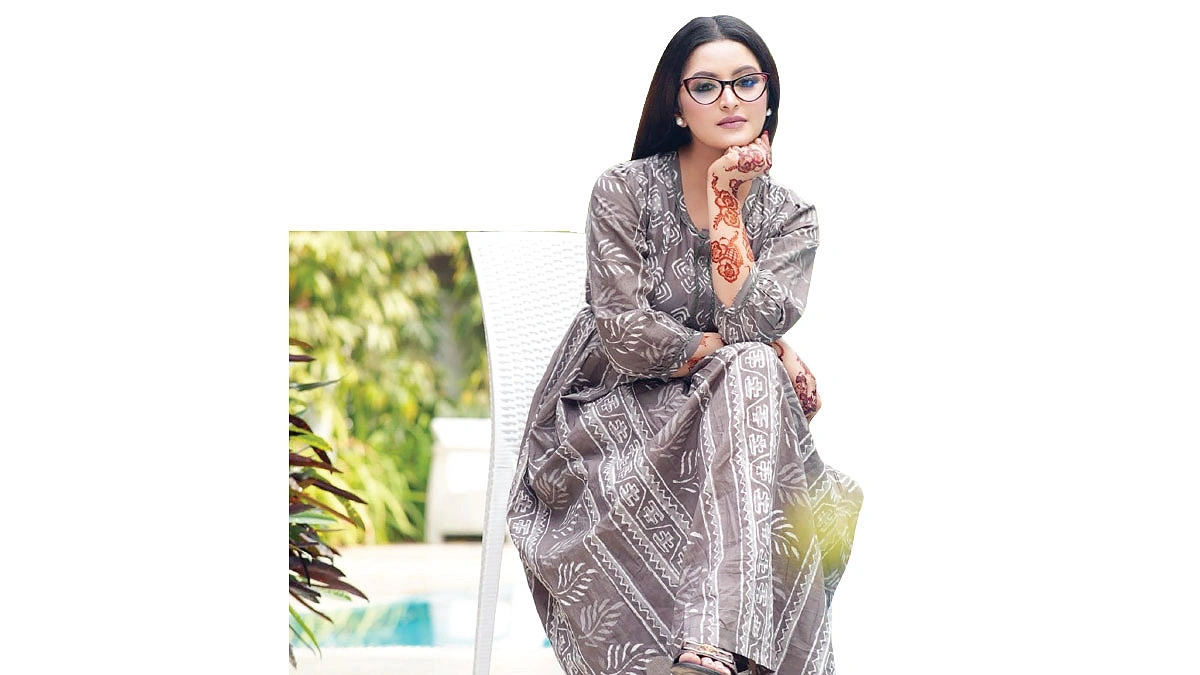 বৃষ্টি শেষ হওয়ার পর ছাতা ধরে লাভ কী: পরীমণি