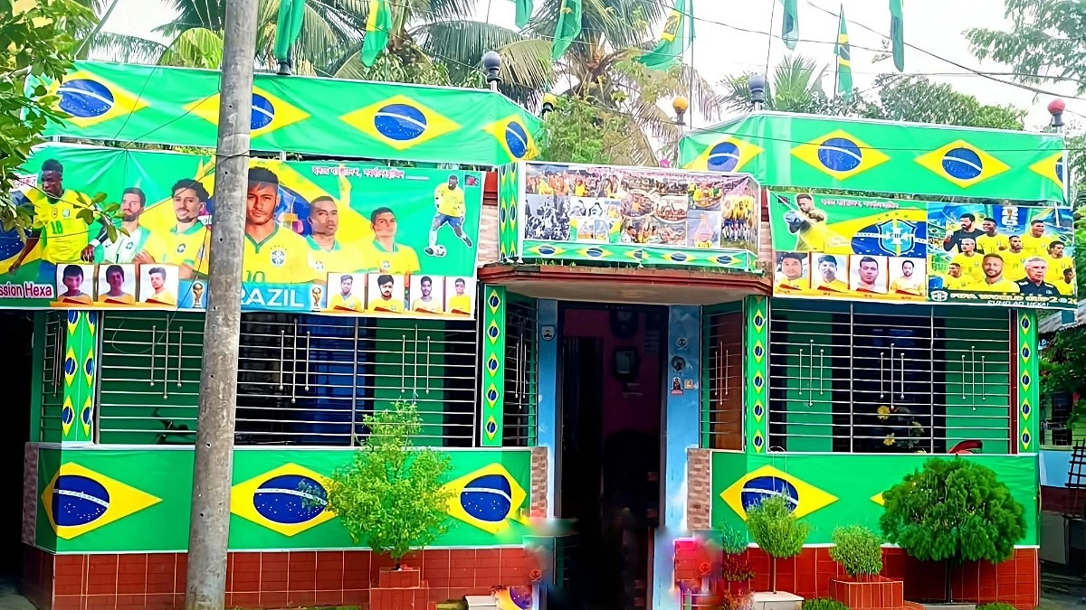 প্রিয় দল ব্রাজিলের জন্য শিক্ষক শিমুলের ভালোবাসা