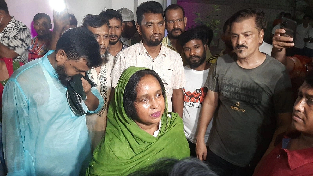 ১৩ মাস পর বাড়ি ফিরলেন কারামুক্ত আইভী