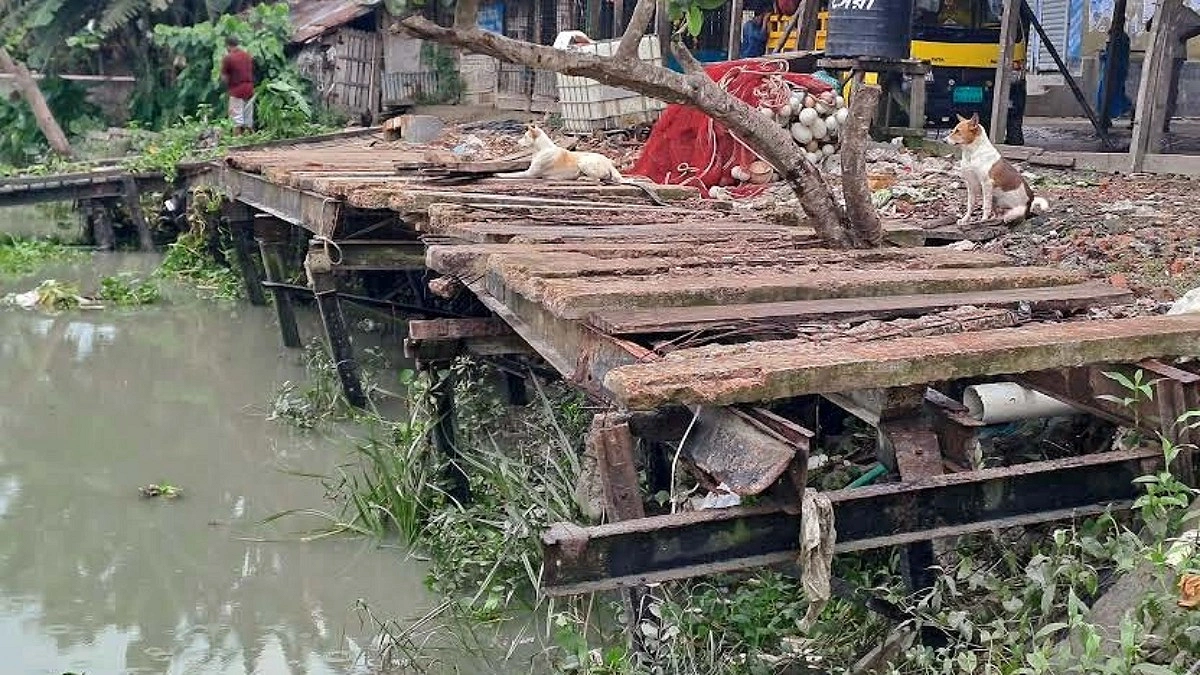 ঘাট যেন মরণফাঁদ, দুর্ঘটনার শঙ্কায় জেলে-মহাজনরা