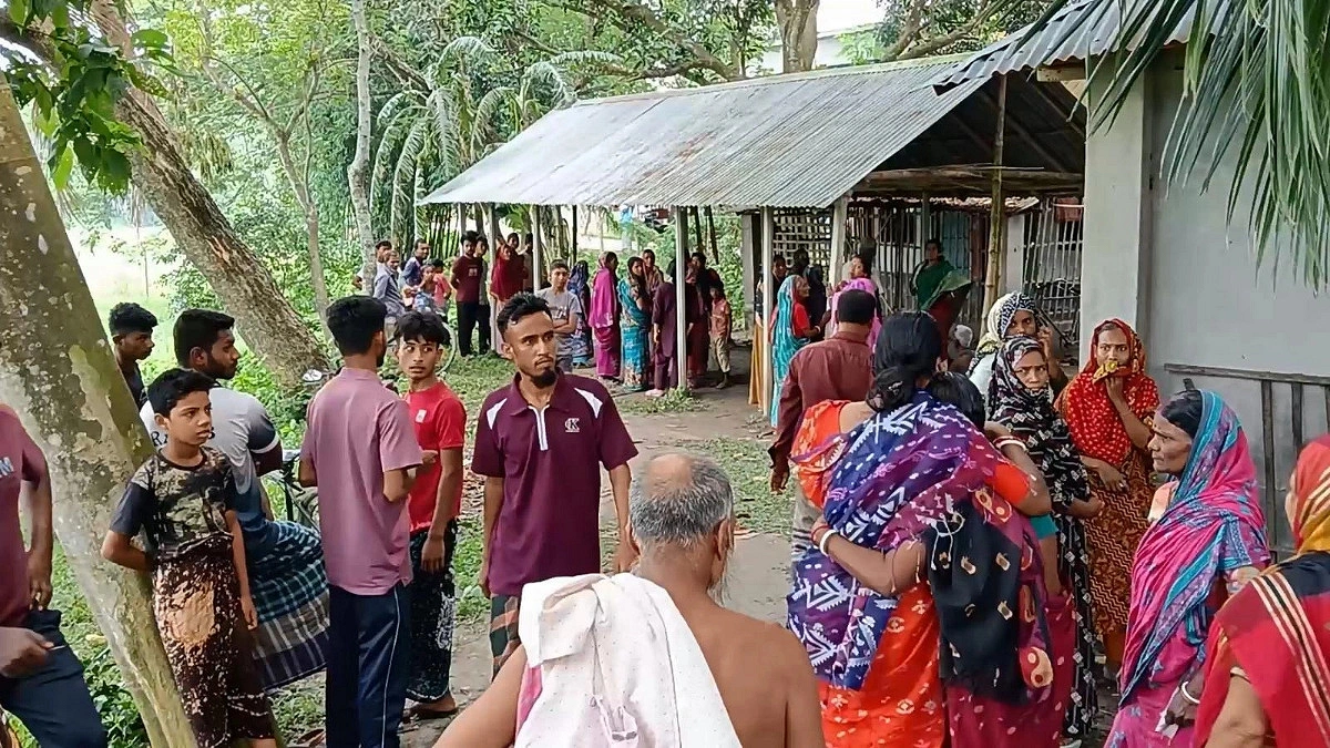 ঝিনাইদহে নারীর ঝুলন্ত মরদেহ উদ্ধার