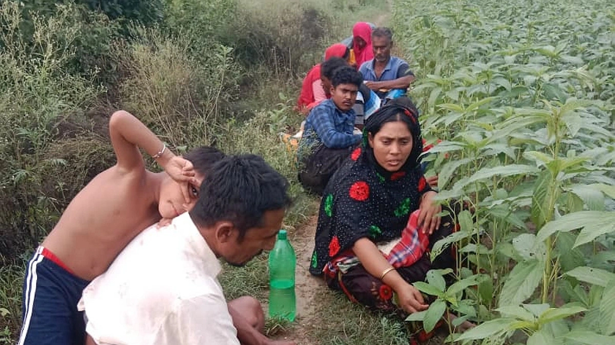 কুষ্টিয়ার সীমান্তে তৃতীয় দিনের মতো আটকে আছেন নারী-শিশুসহ ১২ জন