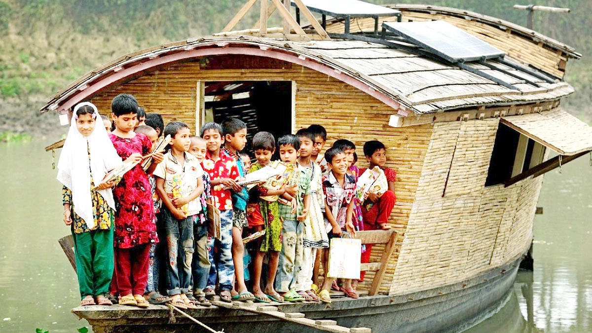 ভাসমান স্কুলের বিশ্বস্বীকৃতি