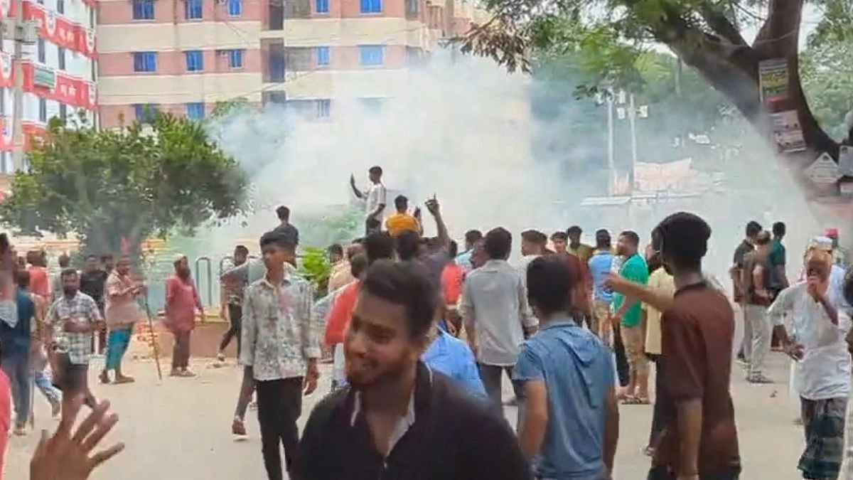 হজযাত্রীর লাগেজ নিয়ে দুই গ্রামবাসীর সংঘর্ষ, আহত ১০