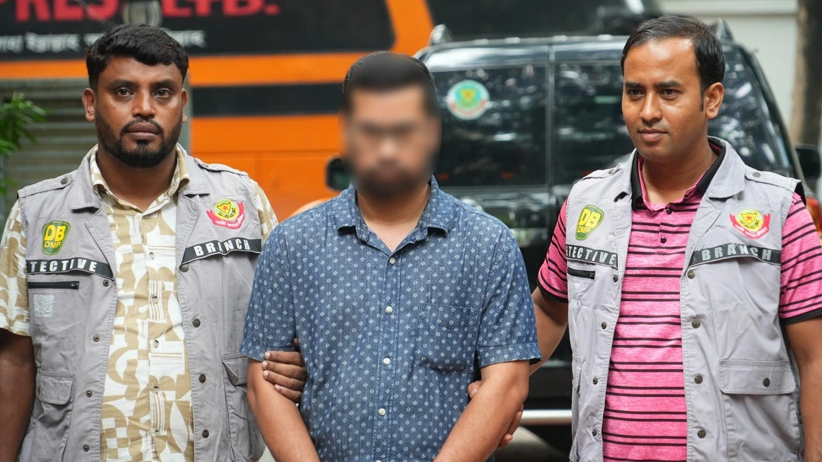 এমপি-মন্ত্রীদের নাম ভাঙিয়ে প্রতারণা, সাবেক ভূমিমন্ত্রীর পেজ অ্যাডমিন গ্রেপ্তার