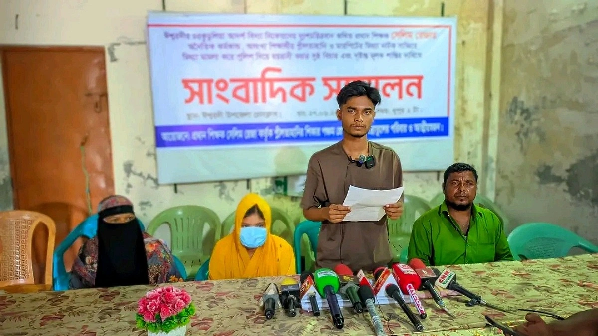 থানার পাশেই সংবাদ সম্মেলন আসামির, তবু ‘খুঁজে পাচ্ছে না’ পুলিশ