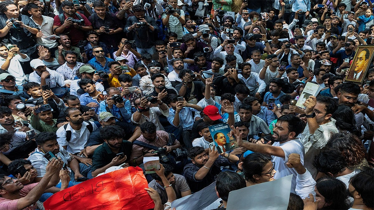 ঘুণে ধরা ভারতের পরিবর্তন চায় জেন-জি