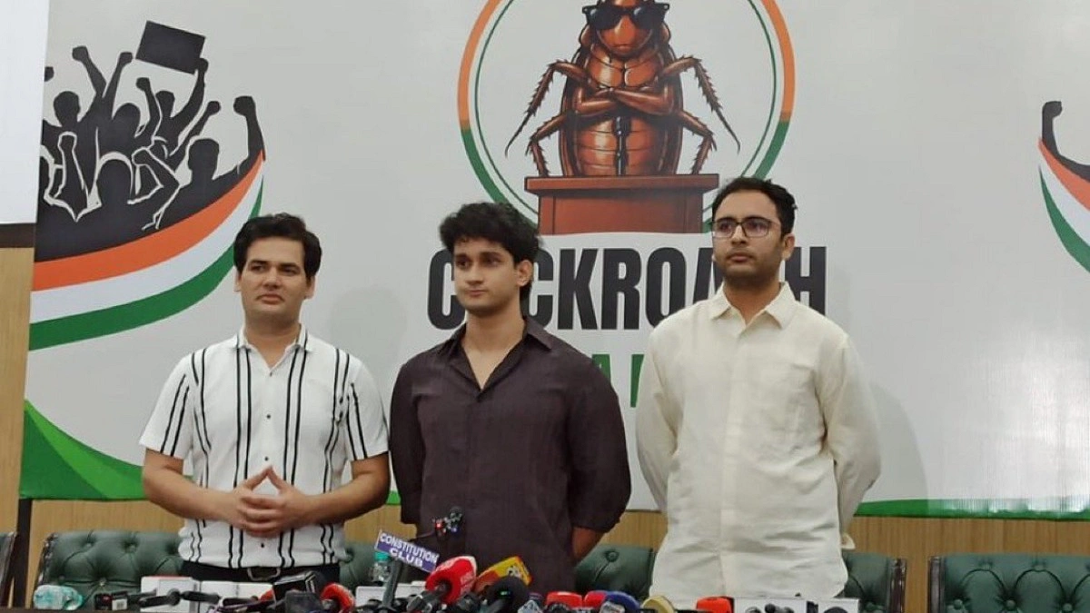 দিল্লিতে প্রথম সাংবাদিক সম্মেলন ককরোচ জনতা পার্টির