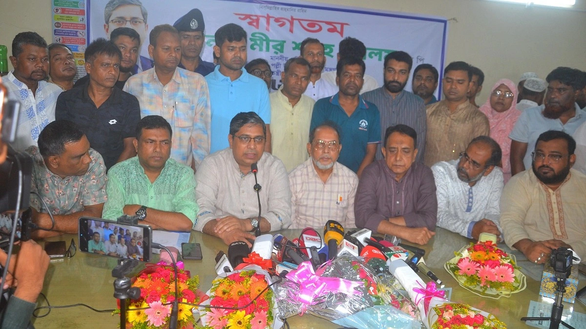 বগুড়া শহরের উপর দিয়ে চলবে ট্রেন : মীর শাহে আলম