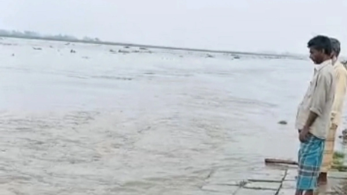 বিপৎসীমা ছুঁই ছুঁই দুধকুমার নদের পানি