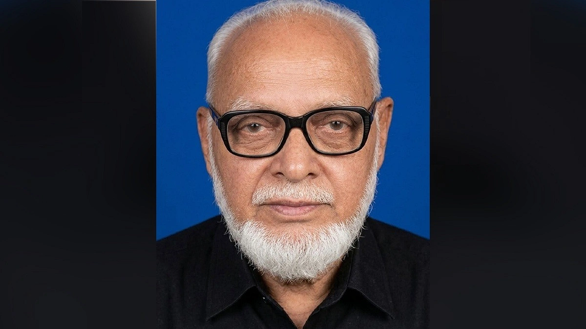 চলে গেলেন ভাষা সৈনিক মকবুল, স্ত্রীর পাশে দাফন