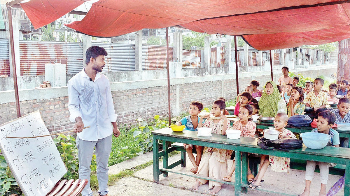 প্ল্যাটফর্মে শিশুমনে স্বপ্ন বোনেন শুভ