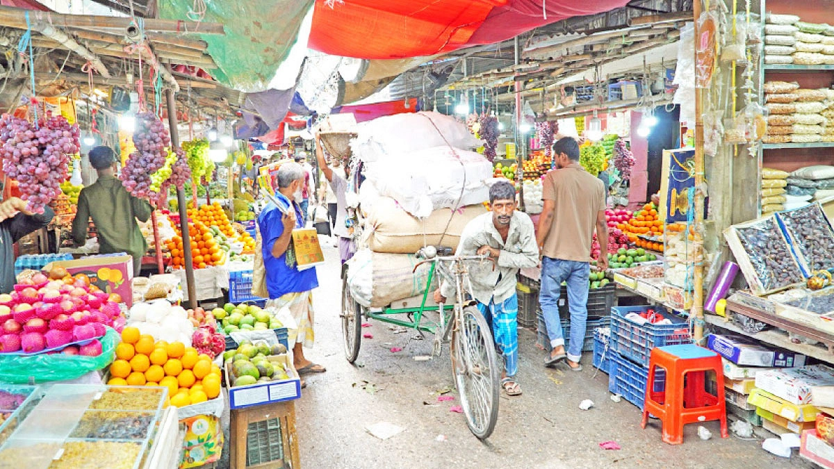 গলির গোলকধাঁধা রেয়াজুদ্দিন বাজারে