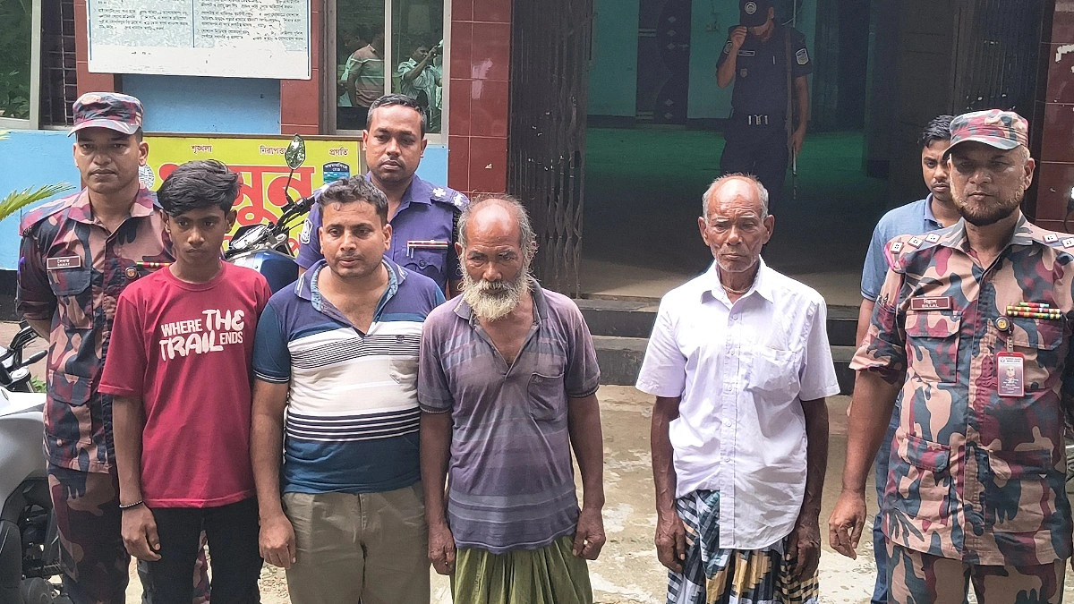 পরিবারে ফিরলেন শূন্যরেখার সেই বৃদ্ধ