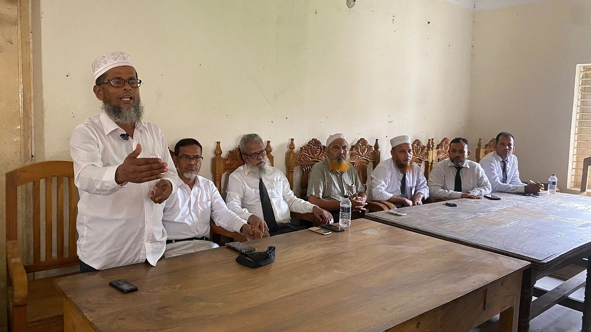 মঠবাড়িয়ায় এক্সিকিউটিভ ম্যাজিস্ট্রেটের আদালত বর্জনের ঘোষণা আইনজীবীদের