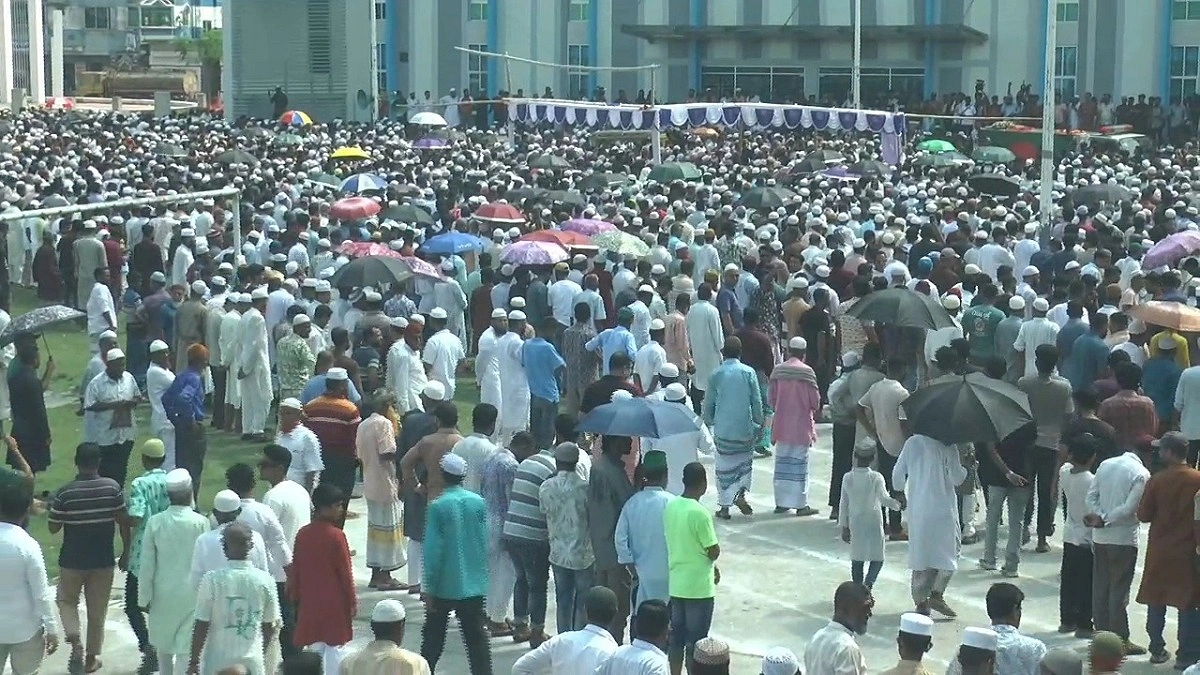 তোফায়েল আহমেদের শেষ বিদায়ে ঢল, রাষ্ট্রীয় মর্যাদায় দাফন