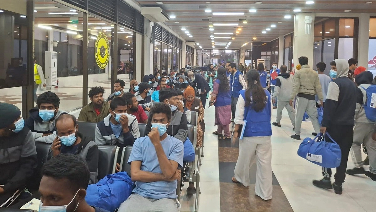 লিবিয়া থেকে ফিরলেন আরও ১৭২ বাংলাদেশি