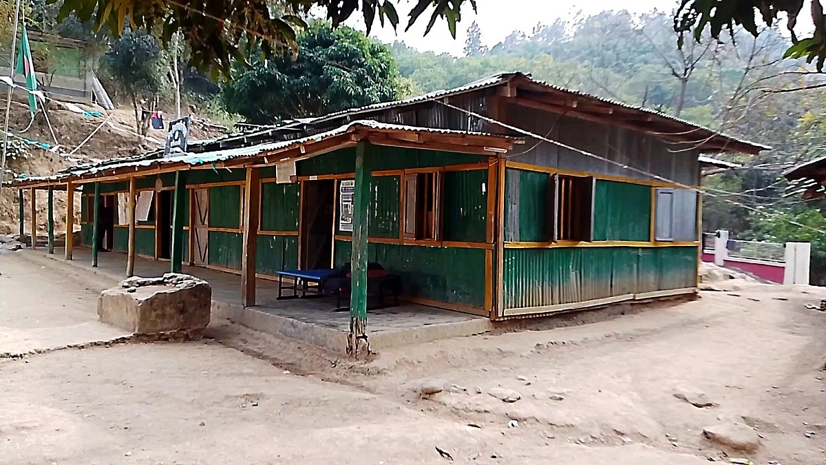 কষ্টে গড়া স্কুল জাতীয়করণের ঘোষণা হাসপাতালে বসে পাই : বামং খিয়াং