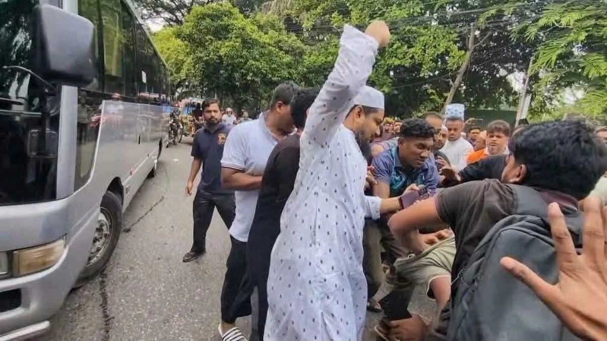 সাংবাদিককে মারধর করা বহিষ্কৃত জামায়াত নেতাদের পরিচয় মিলেছে