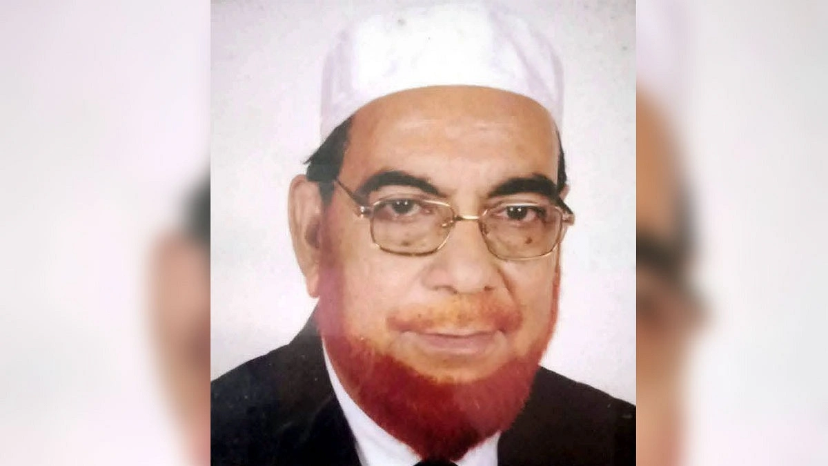 বীর মুক্তিযোদ্ধা ও ফেনী আ.লীগের সভাপতি আইনজীবী হাফেজ মারা গেছেন
