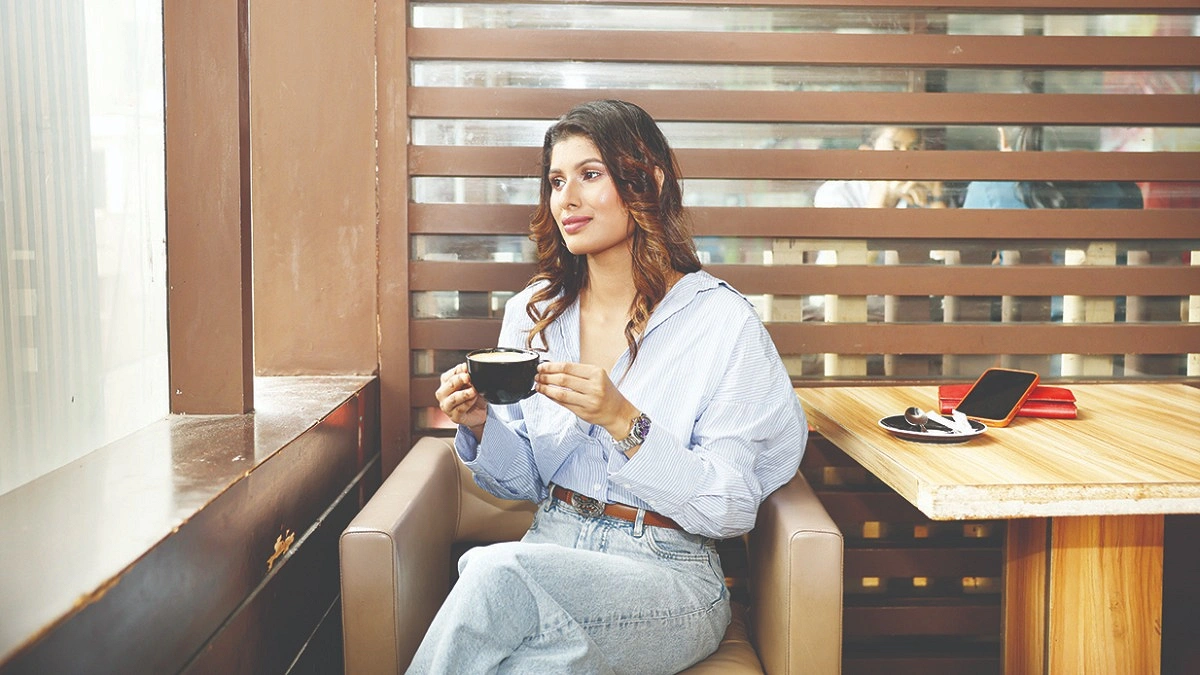 কফির স্বাদে মগ্ন দিন