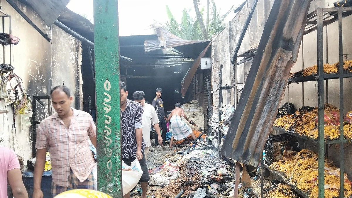 জামালপুরে অগ্নিকাণ্ডে ব্যবসায়ীর ক্ষতি ২৫ লাখ টাকা