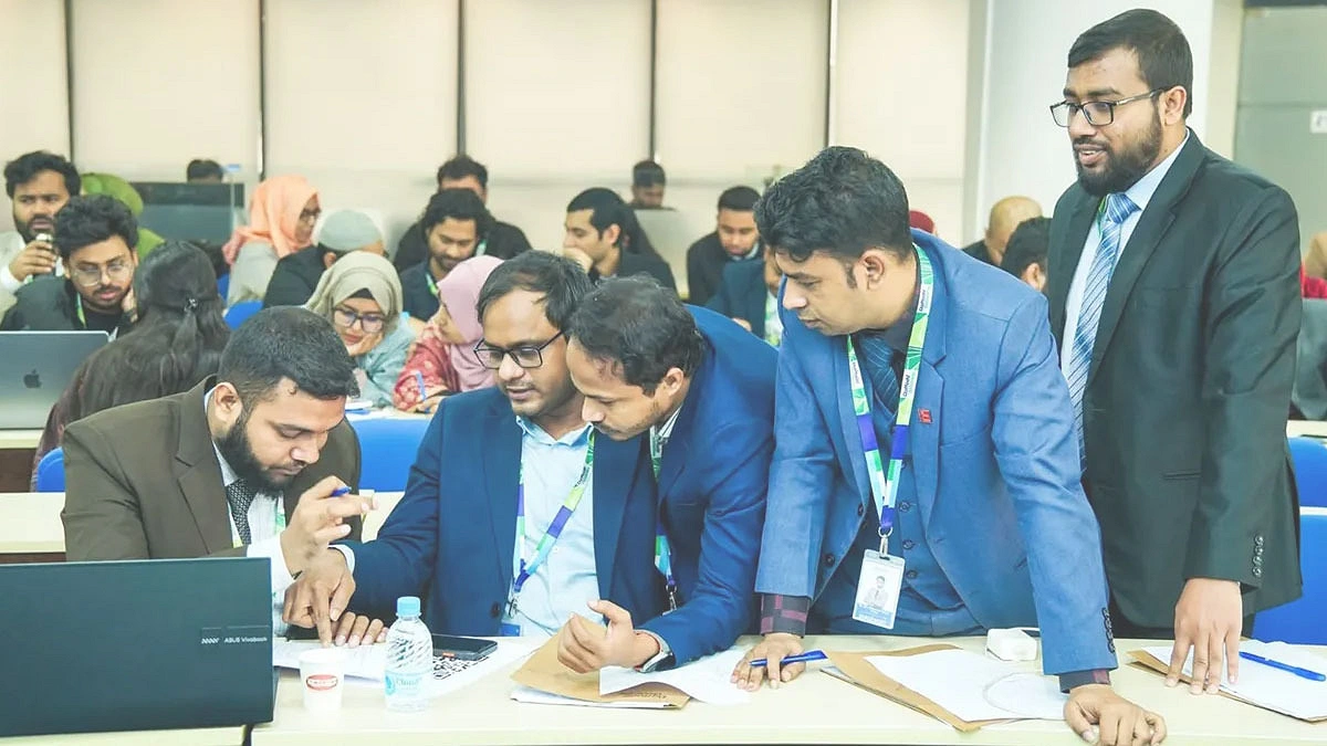 ড্যাফোডিলের দুই প্রোগ্রামে আবেদন শুরু
