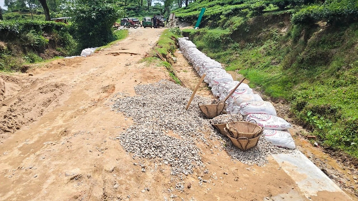 শ্রীমঙ্গলে ৪ কোটি টাকার সড়ক প্রকল্পে অনিয়মের অভিযোগ