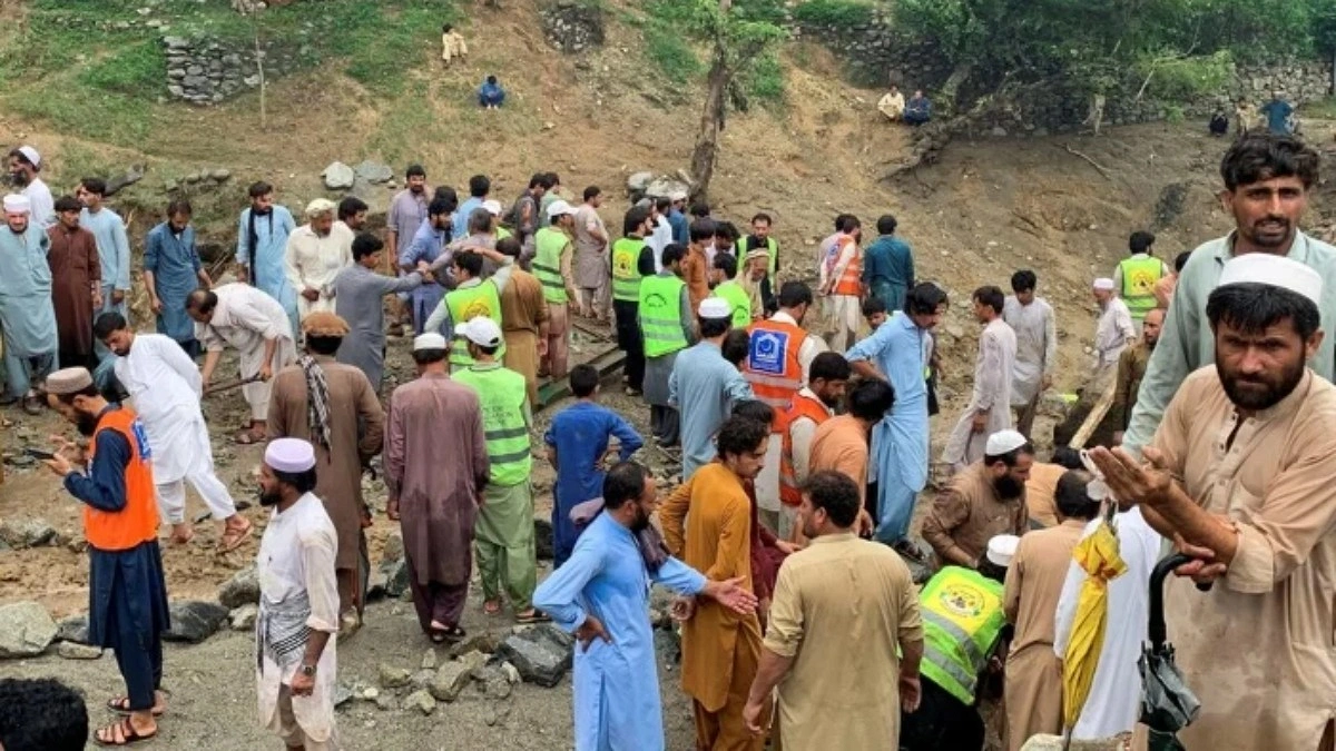 খাইবার পাখতুনখোয়াতে ঝড়বৃষ্টিতে শিশুসহ নিহত ৭