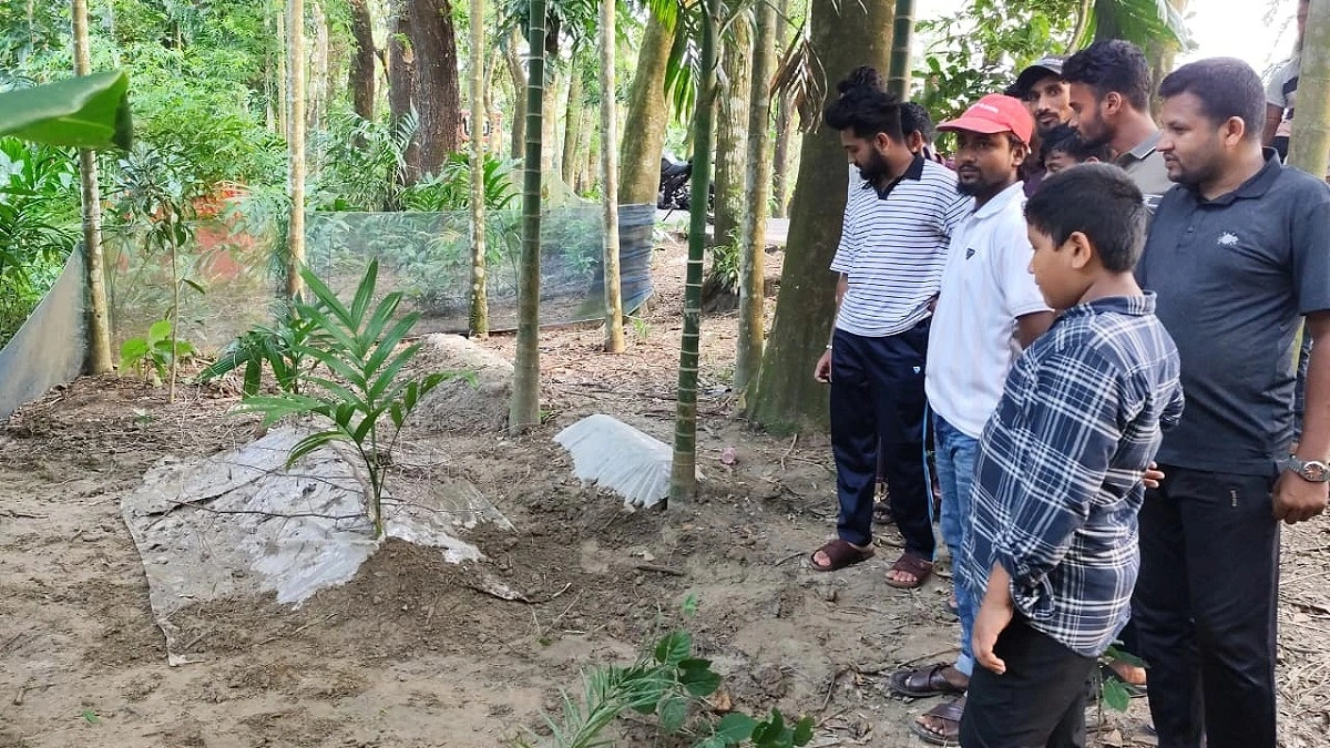 মৃত্যুর ১৮ দিন পর ‘জীবিত আছে’ স্বপ্ন দেখে খোঁড়া হলো তরুণীর কবর