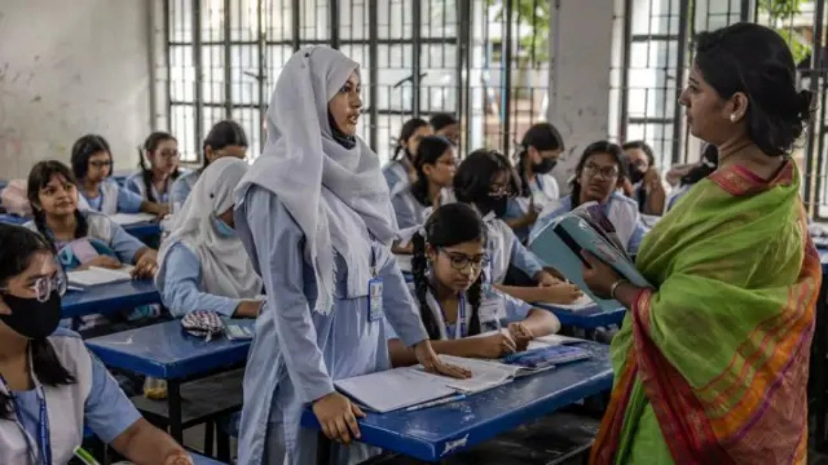 বেসরকারি শিক্ষকদের অবসর ভাতা নিয়ে সুখবর