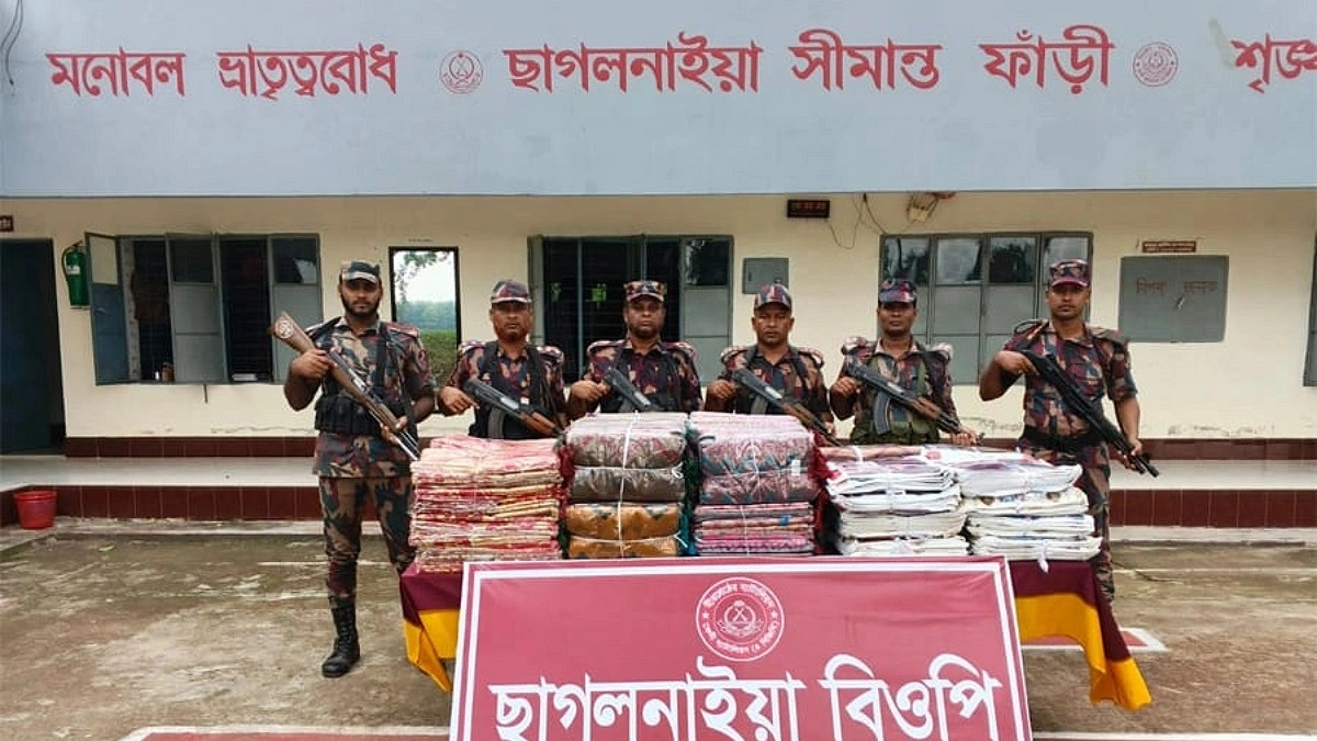 ফেনীতে ৪১ লাখ টাকার ভারতীয় শাড়ি জব্দ
