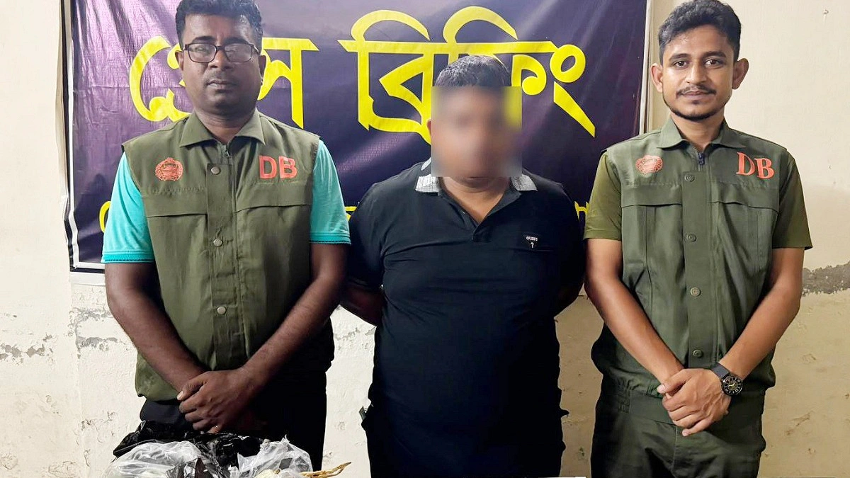 শুঁটকির ব্যাগে ইয়াবা!