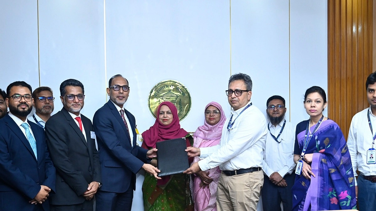 বাংলাদেশ ব্যাংকের ক্লাস্টার ফাইন্যান্সিং স্কিমে ডাচ্-বাংলা ব্যাংকের চুক্তি