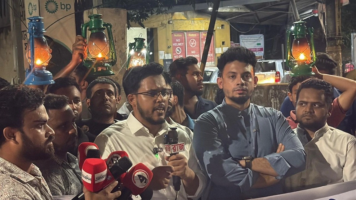 সরকারের হাতে হারিকেন ধরিয়ে দেওয়া হবে
