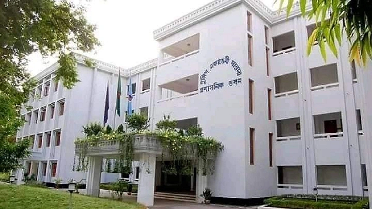 প্রশিক্ষণ মাঠে দৌড়ানোর সময় অসুস্থ হয়ে এসআইয়ের মৃত্যু