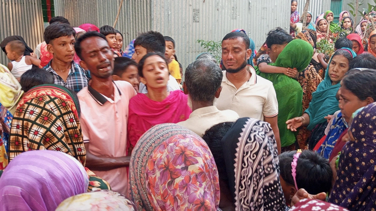 পারিবারিক বিরোধের জেরে ভাবী ও ভাতিজাকে হত্যা