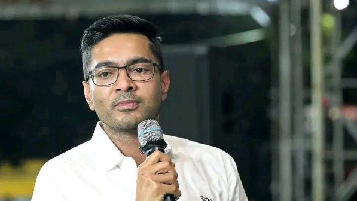 চোখের চিকিৎসায় বিদেশ যেতে চান তৃণমূলের শীর্ষ নেতা অভিষেক
