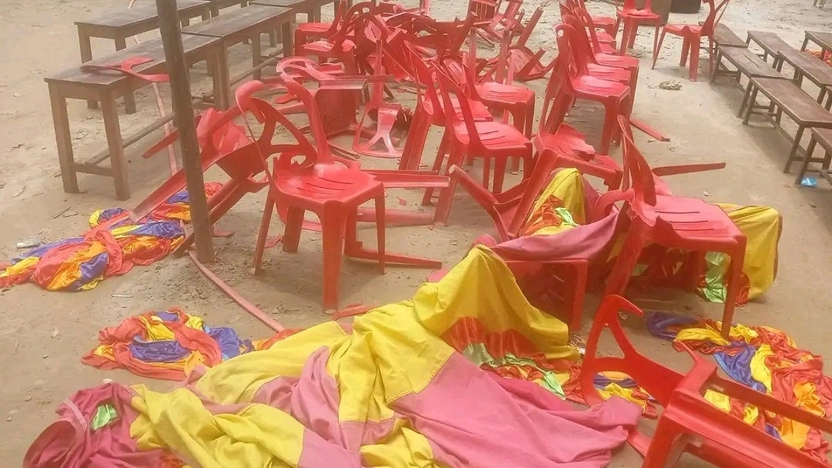 বিদায় অনুষ্ঠানে বিএনপি নেতাদের ভাঙচুর, সংবর্ধনা ছাড়াই চলে গেলেন প্রধান শিক্ষক