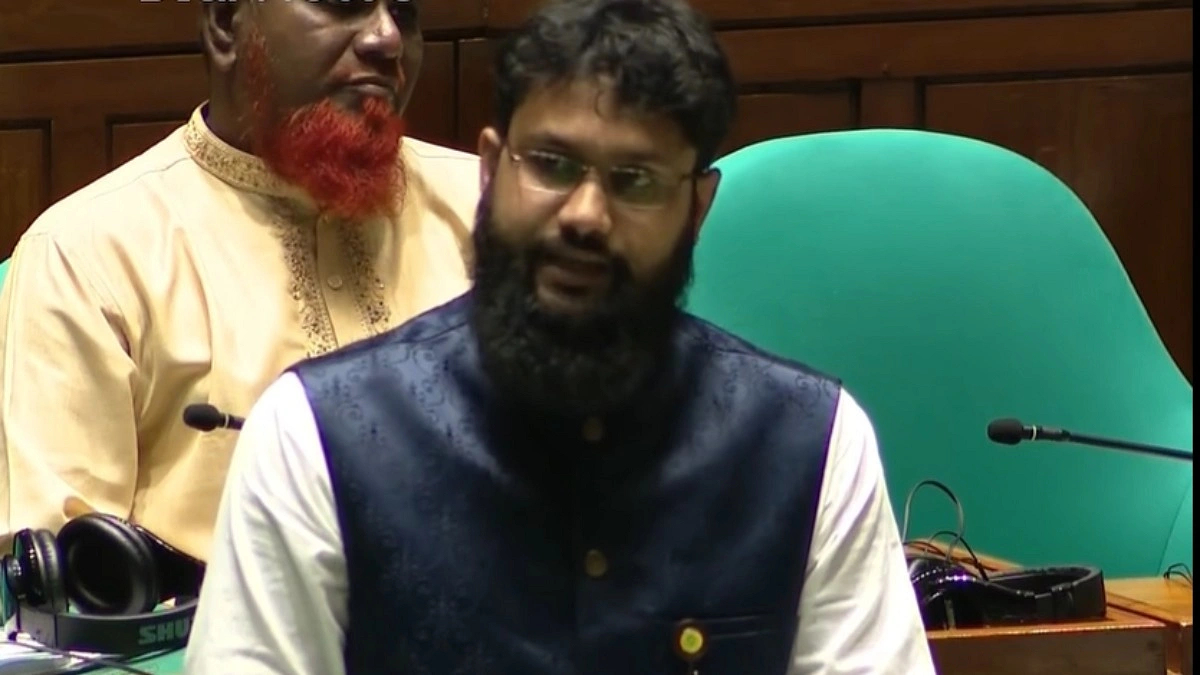 এখন কি আমরা বলব ‘সবার আগে বগুড়া’