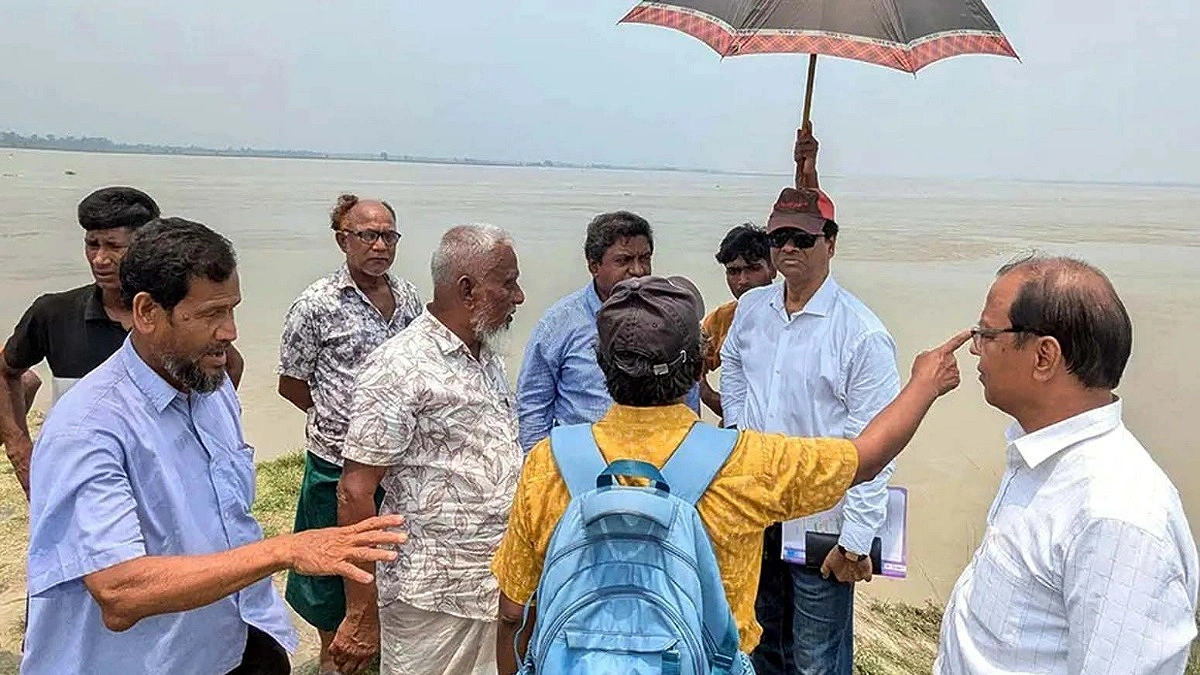 ভাঙনের কবলে তিস্তা সেতু রক্ষাবাঁধ, পরিদর্শনে এলজিইডি