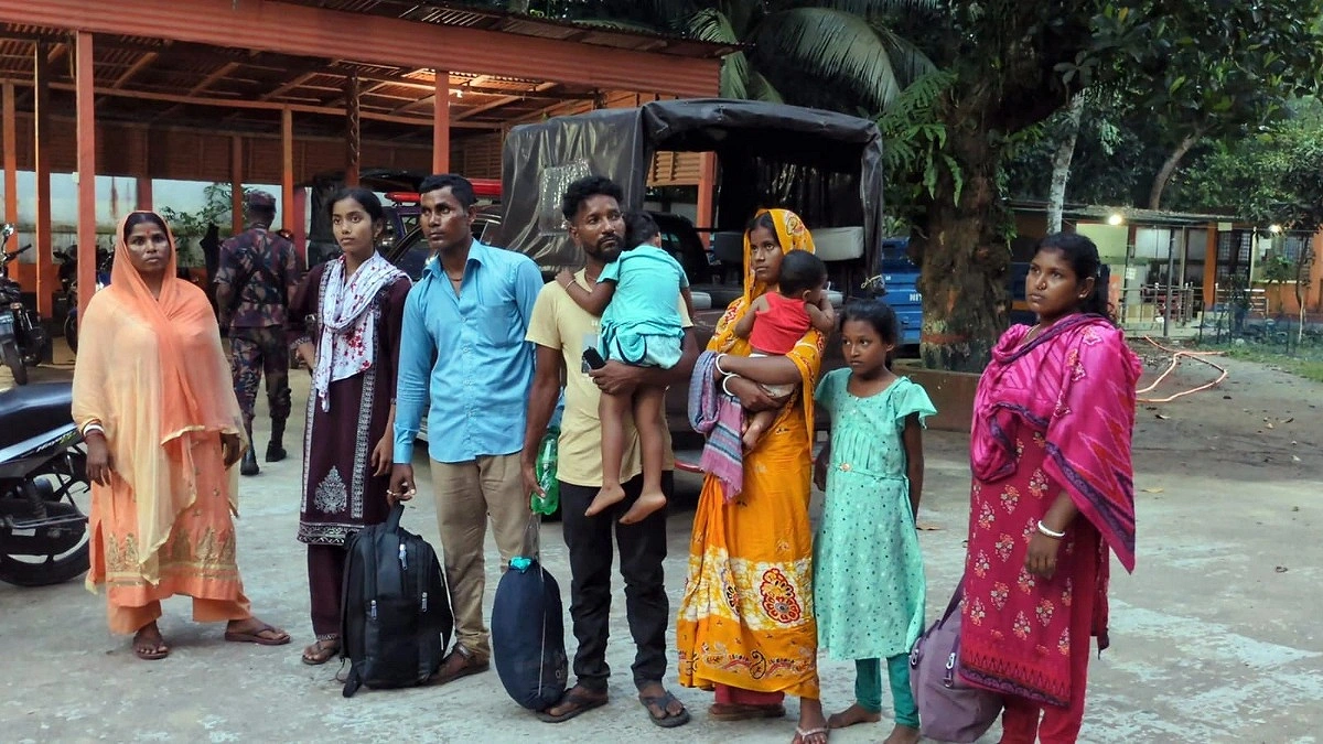 শেরপুর সীমান্তে ধরা পড়ল ৯ বাংলাদেশি