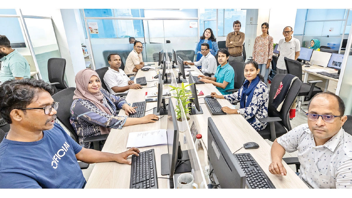 রান্না করি, গেটও পাহারা দিই
